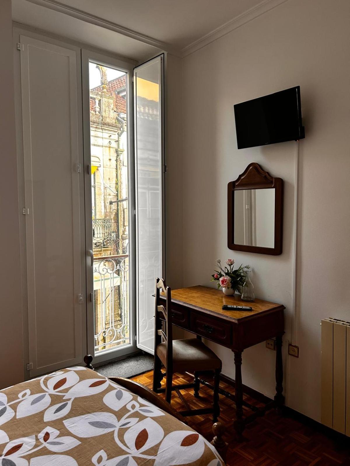 Bed and Breakfast Residencial Real - Antiga Rosas à Vila Real Extérieur photo